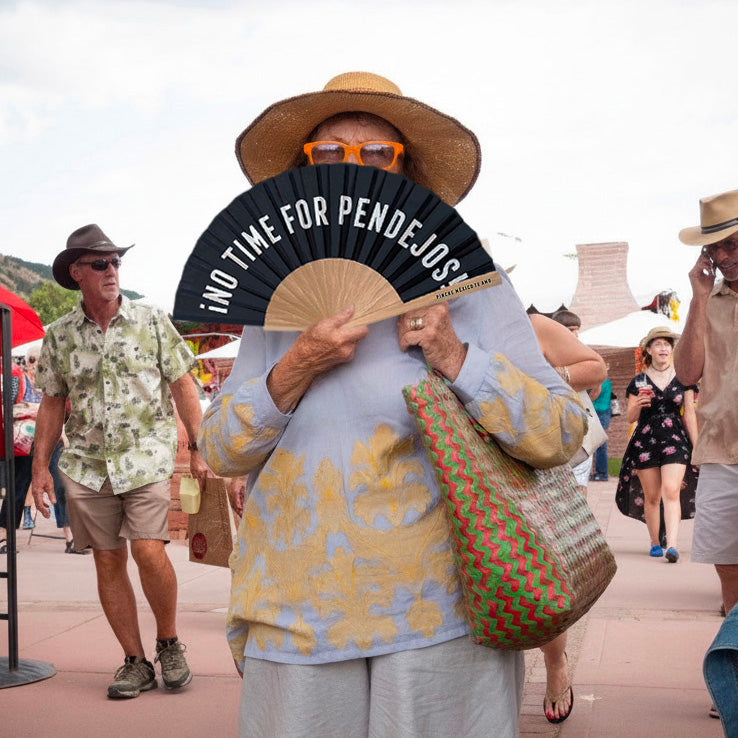 ABANICO NEGRO ¡NO TIME FOR PENDEJOS!