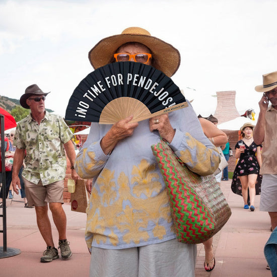 ABANICO NEGRO ¡NO TIME FOR PENDEJOS!